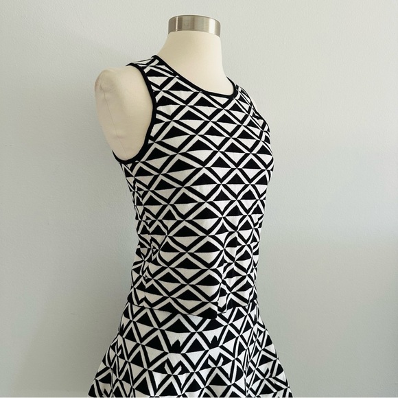 Trina Turk Skirt Top Set - Picture 4 of 9